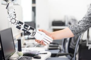Roboter als Sekräterin in der Automatisierung